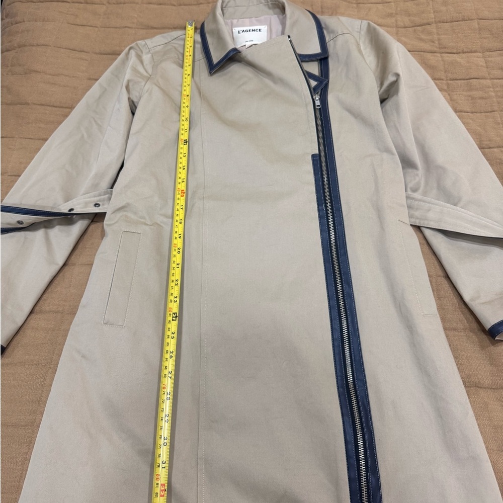L'Agence Women’s Trench Coat Beige Cotton Collared With Belt Size 4 $700 - Picture 4 of 11